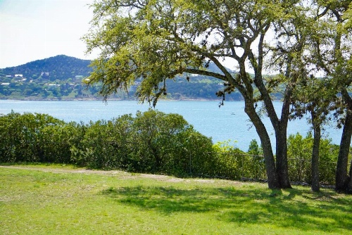 Lake-View All-Suite Retreat - Near Marina & Dining townhouse image 5